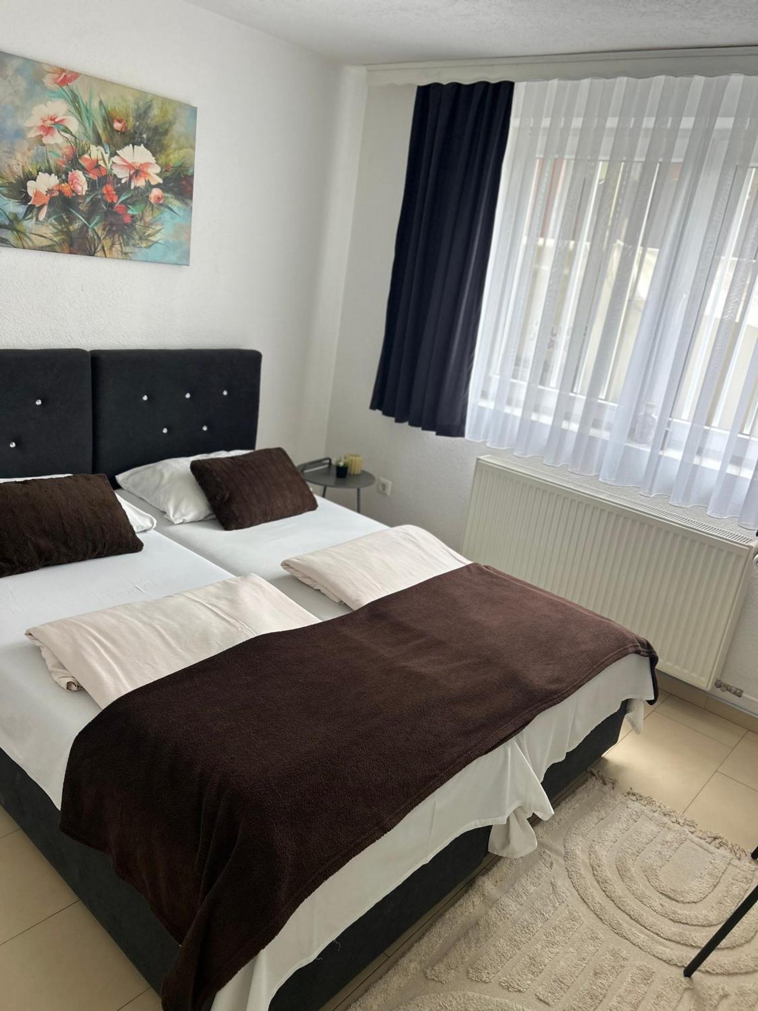 Apartmani Star Tuzla Exteriör bild